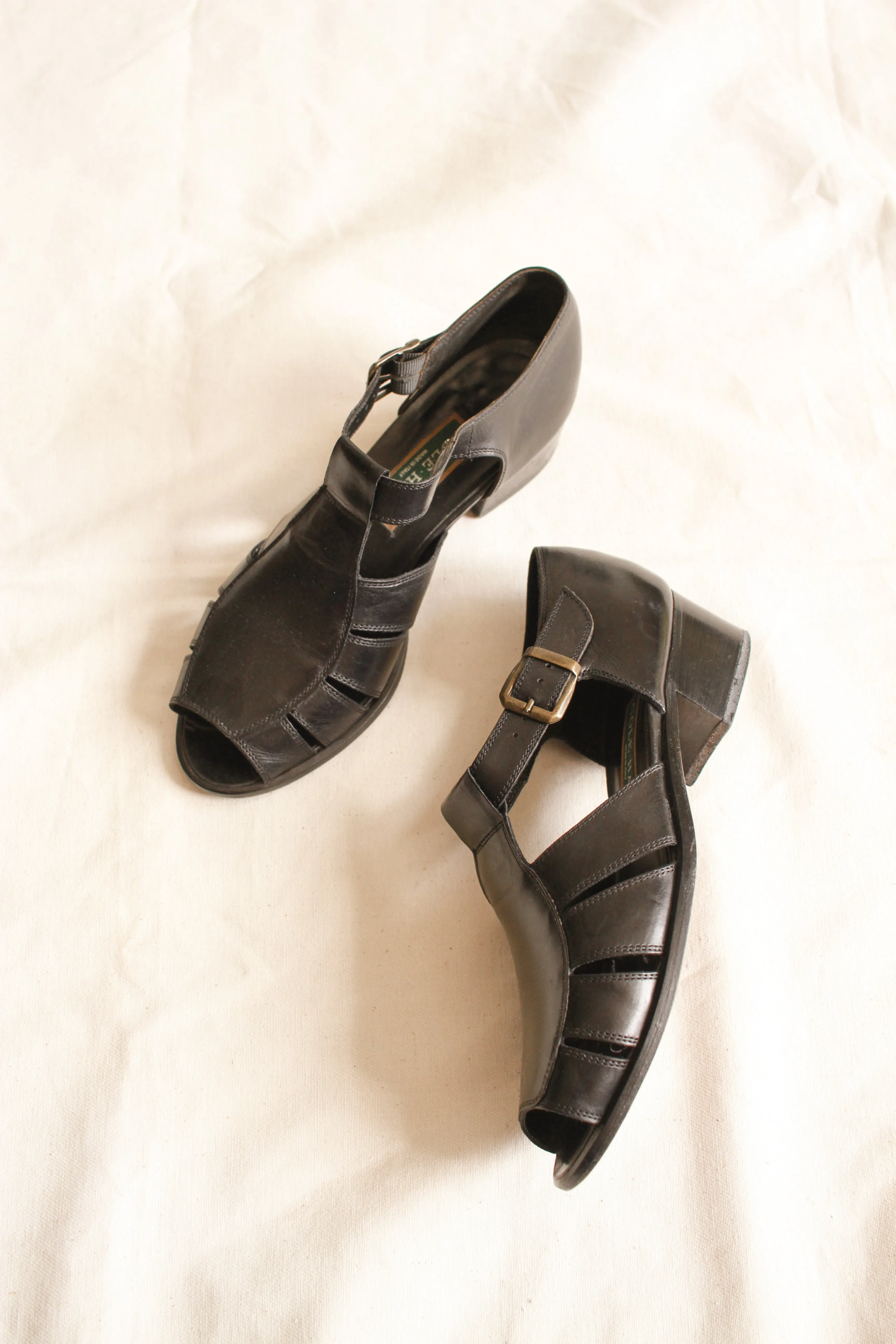 1990s Cole Haan Black Cutout Sandals | Size 7.5