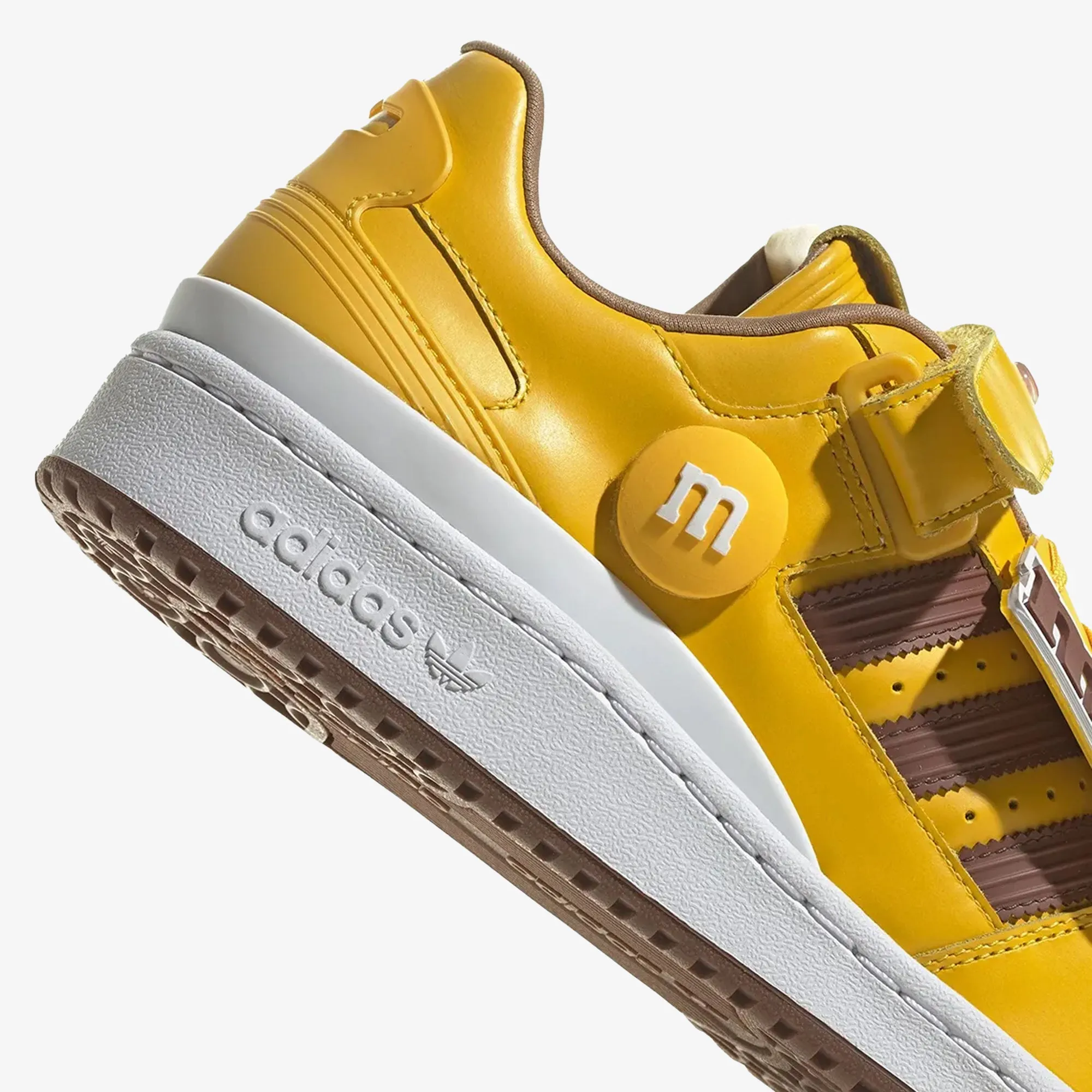 ADIDAS ORIGINALS | M&M’S X ADIDAS FORUM LOW 84 { YELLOW/WHITE