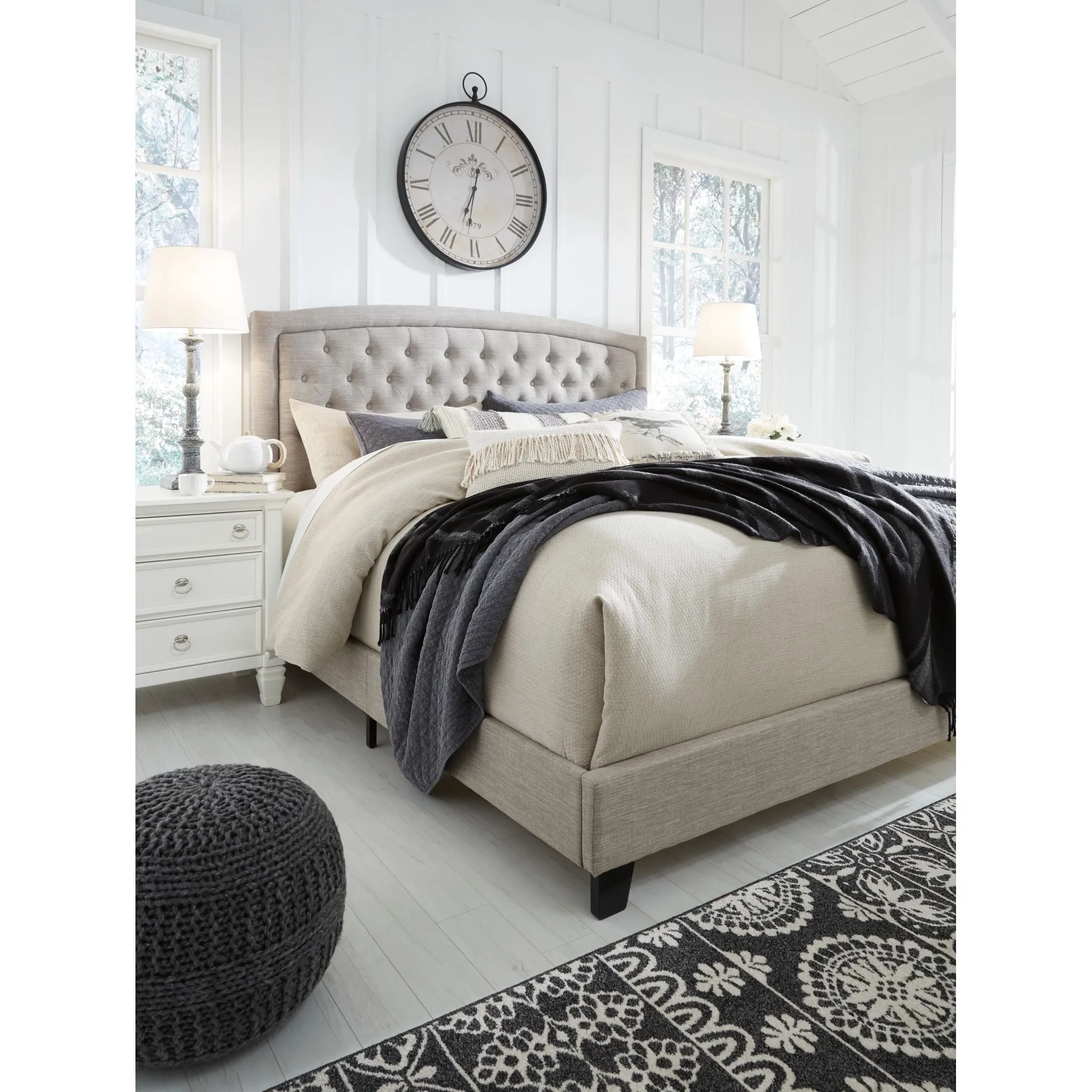 Jerary Upholstered Bed