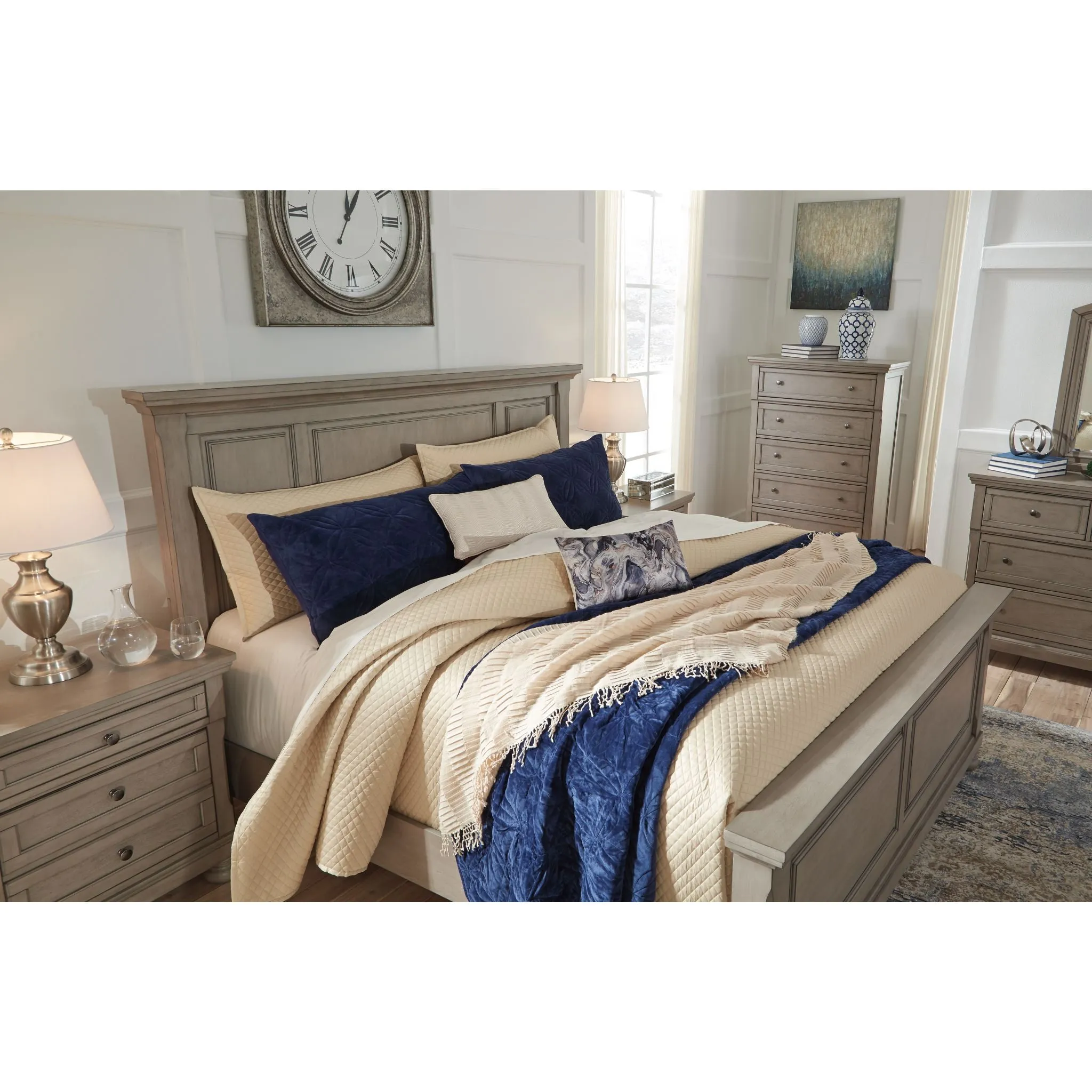 Lettner Panel Storage Bed