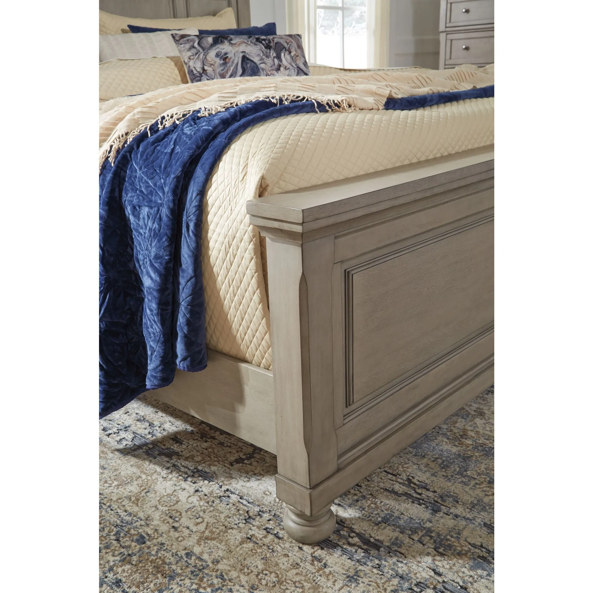 Lettner Panel Storage Bed