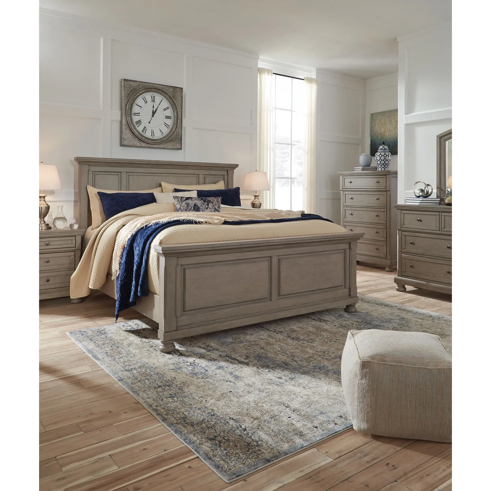 Lettner Panel Storage Bed