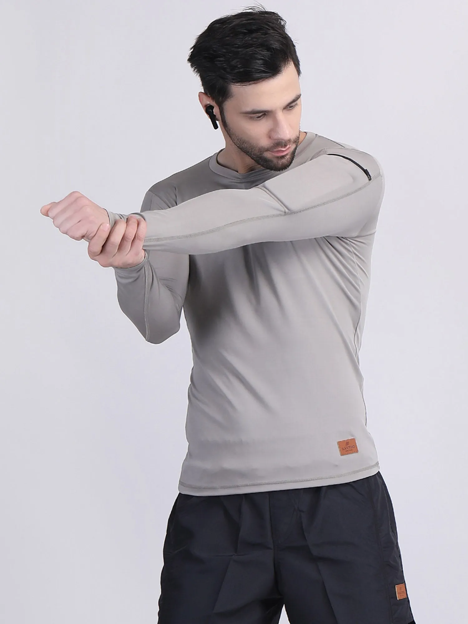 Long sleeve compression t shirt mens with phone holder