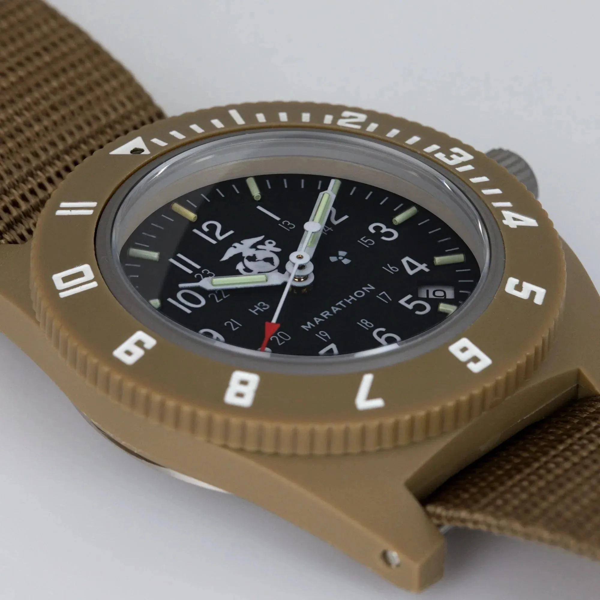 Marathon Pilot's Navigator with Date - 41mm USMC Desert Tan WW194013-S-DT-E