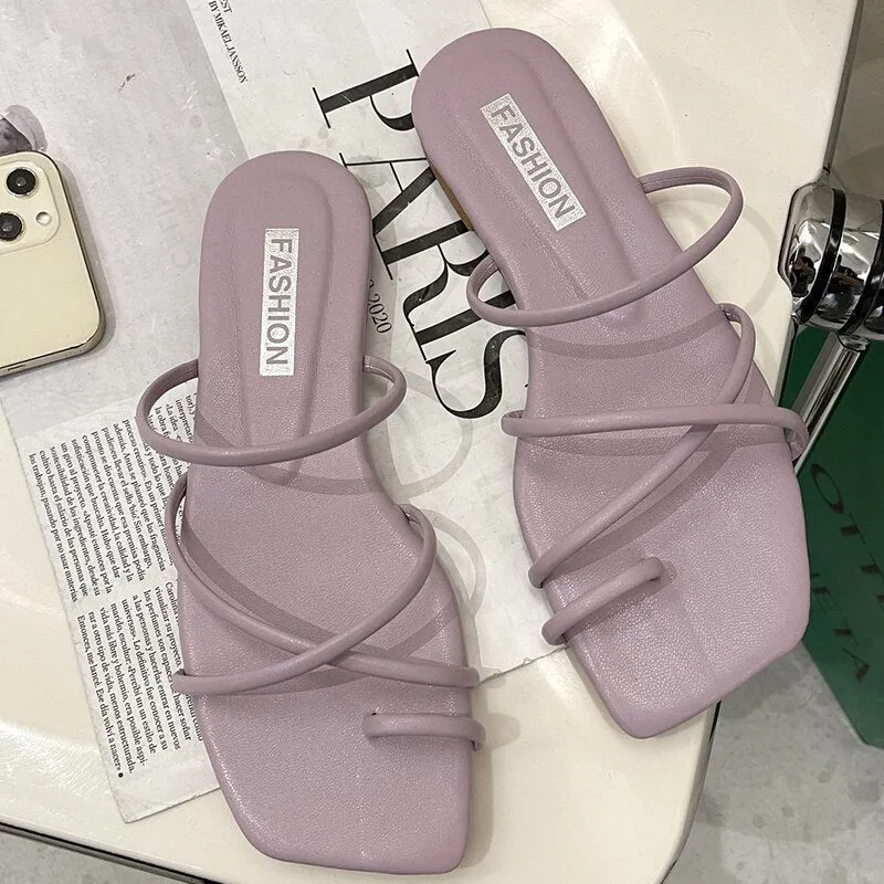 New Women Slippers Sexy Set of Toes Outdoor Beach Solid Color Flat Sandals Simple Solid Color Slides 2023 Summer Woman Shoes