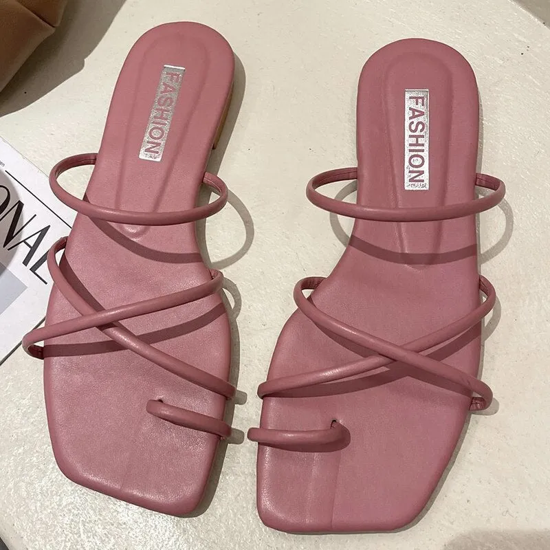 New Women Slippers Sexy Set of Toes Outdoor Beach Solid Color Flat Sandals Simple Solid Color Slides 2023 Summer Woman Shoes