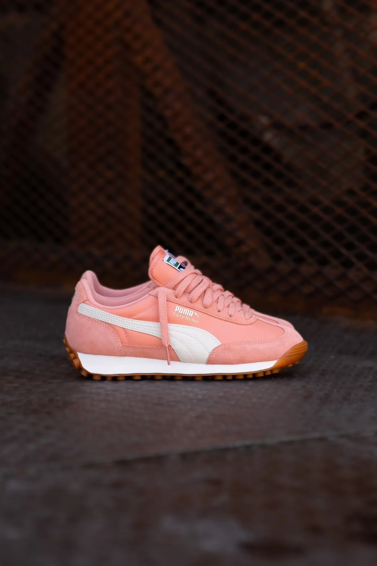 Womens Puma Easy Rider Vintage (Deeva Peach/Alpinesnow/Puma Gold)